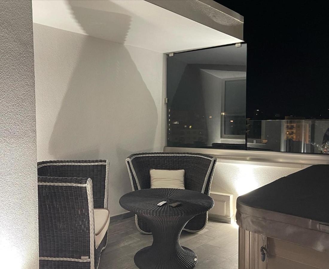 18 Dante Luxury Suites Cagliari Buitenkant foto