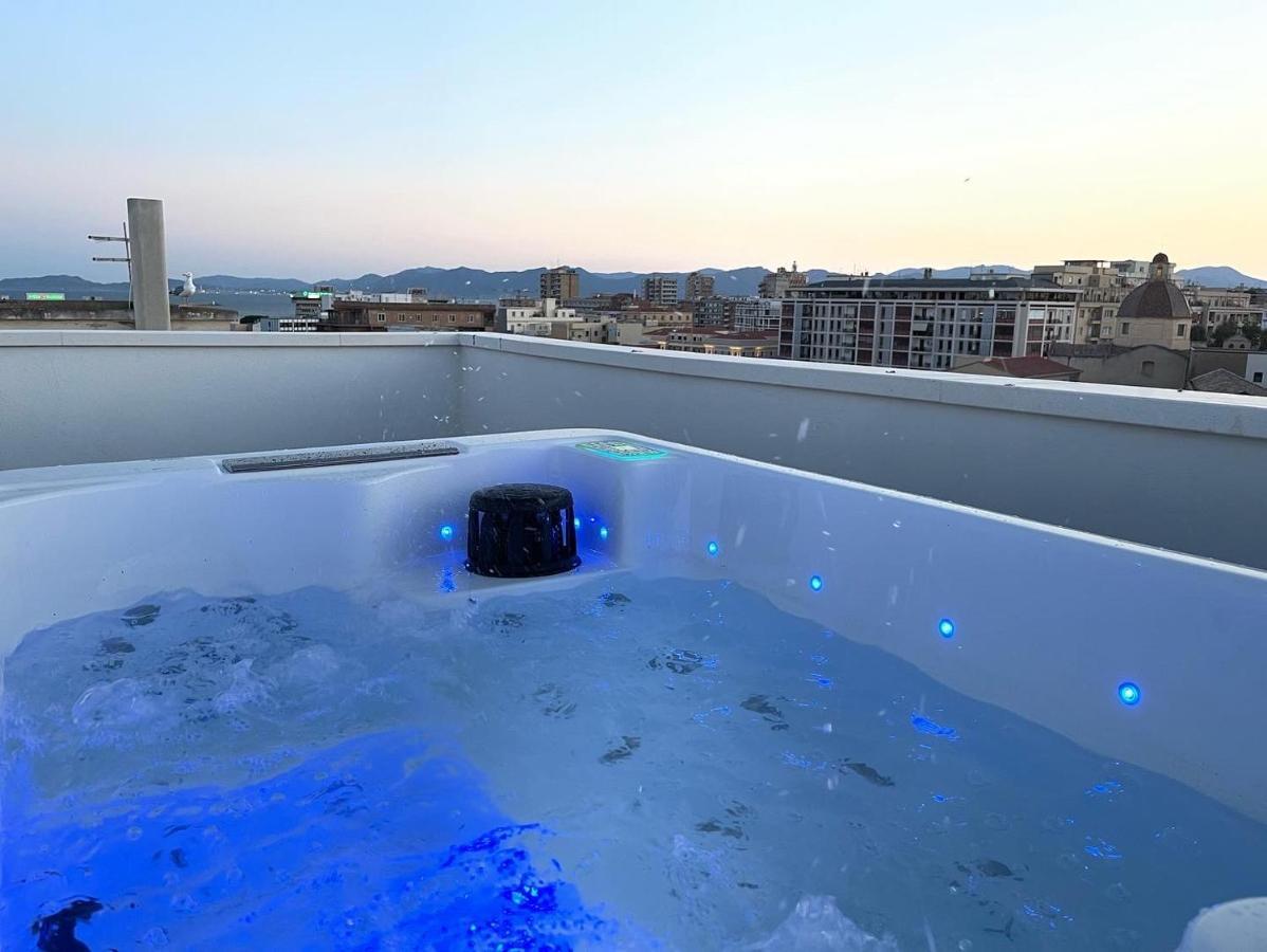 18 Dante Luxury Suites Cagliari Buitenkant foto