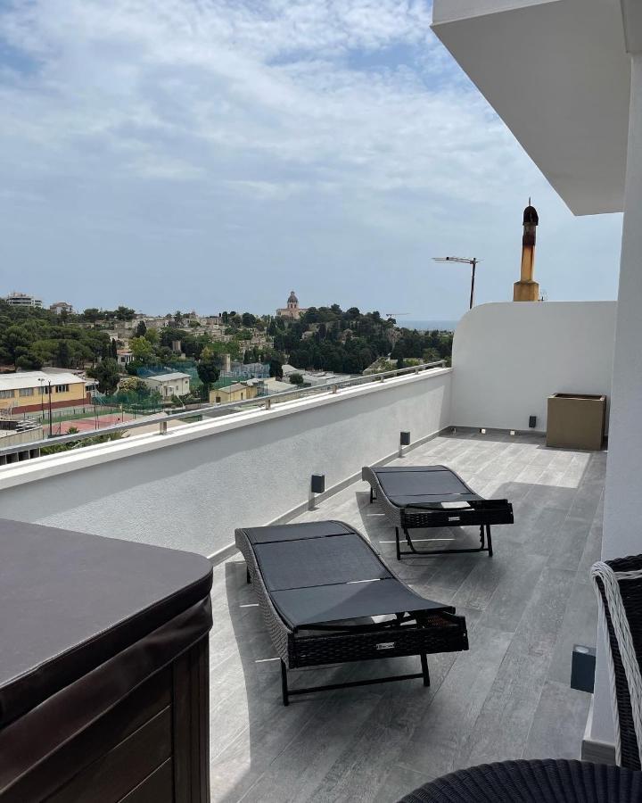 18 Dante Luxury Suites Cagliari Buitenkant foto