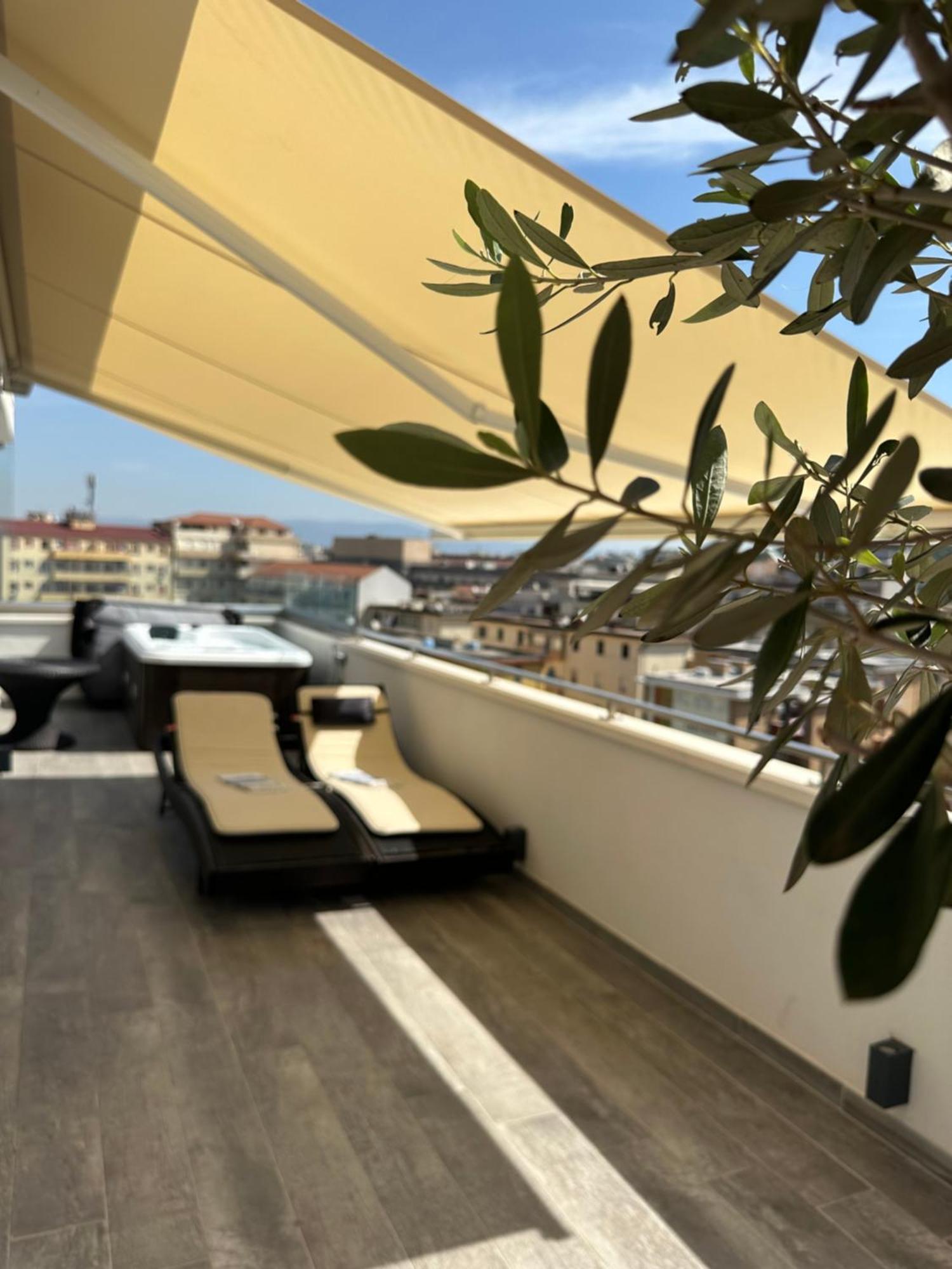 18 Dante Luxury Suites Cagliari Buitenkant foto