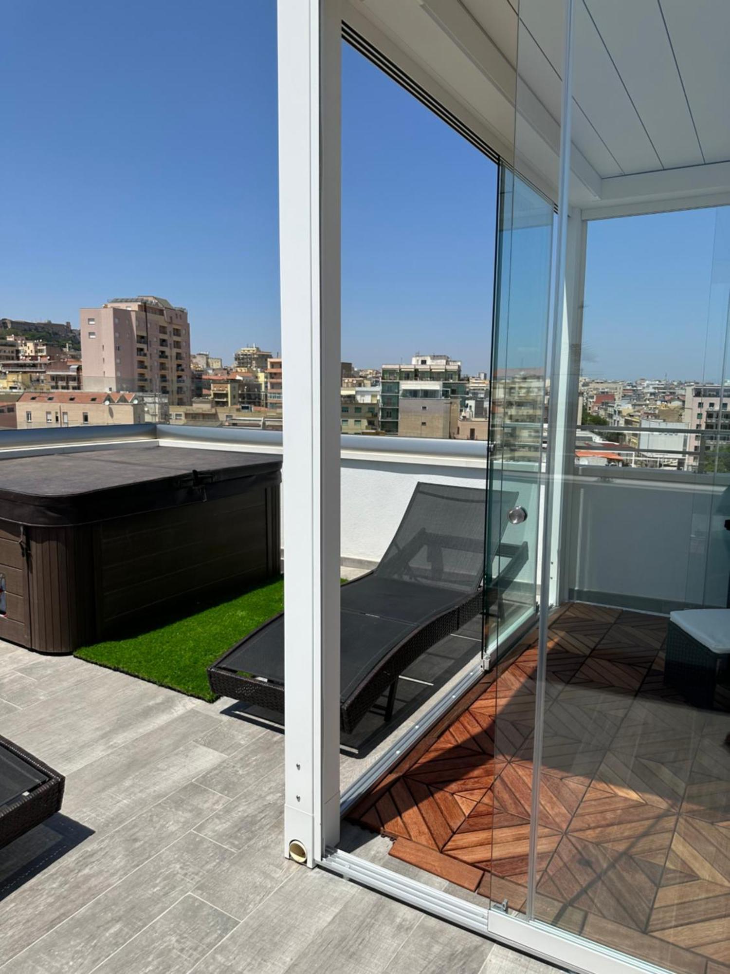 18 Dante Luxury Suites Cagliari Buitenkant foto