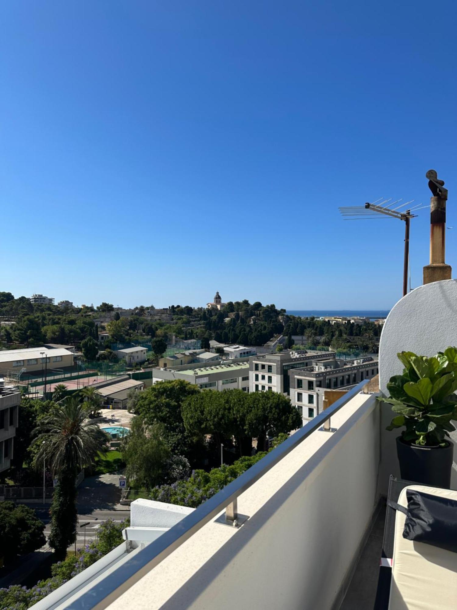 18 Dante Luxury Suites Cagliari Buitenkant foto